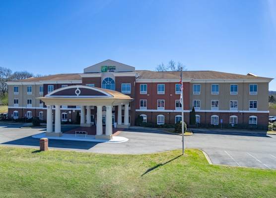 Holiday Inn Express & Suites TALLADEGA by IHG 1