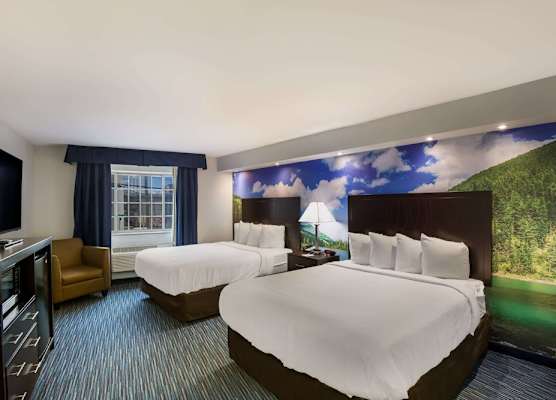 Clarion Pointe Syracuse Downtown 1