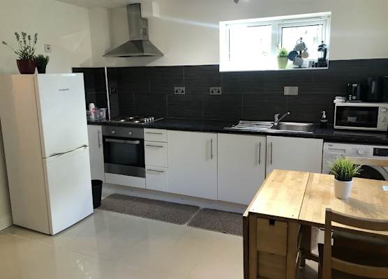 2 bedroom Apartment Heathrow Airport 1