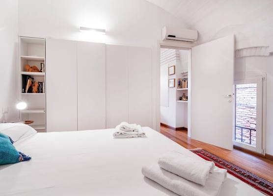 Venice Guggenheim Apt by Wonderful Italy 1