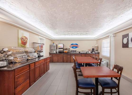 Baymont by Wyndham Lake City I-75 1