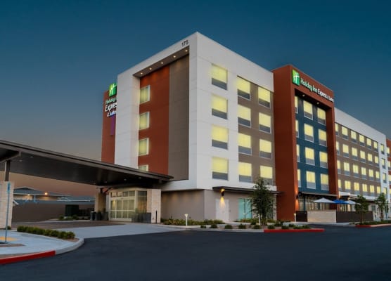 Holiday Inn Express & Suites LAS VEGAS - E TROPICANA by IHG 1