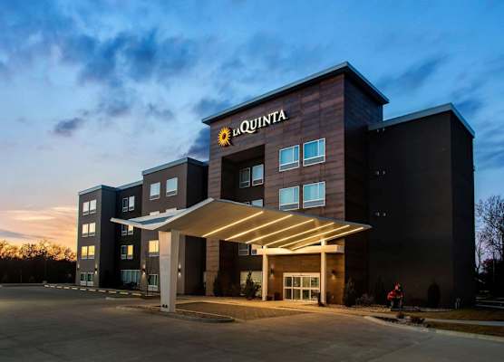 La Quinta by Wyndham Pittsburg 1