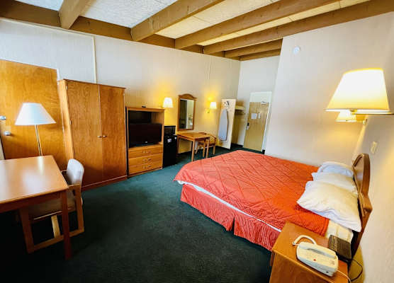 Knights Inn Liberty 1