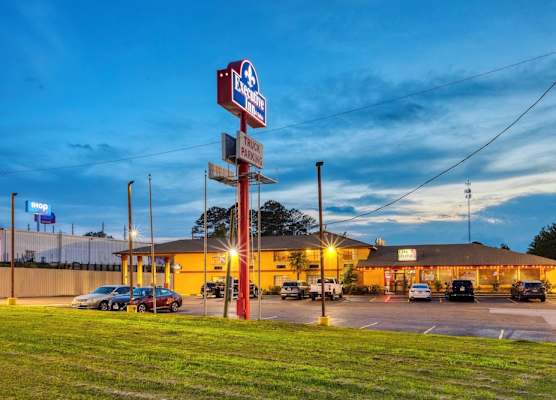 Executive Inn & Suites 1