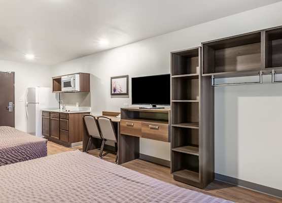 WoodSpring Suites Indianapolis Airport South 1