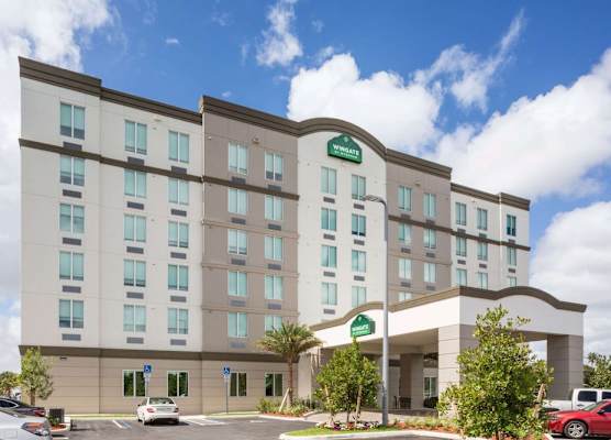 Wingate by Wyndham Miami Airport 1