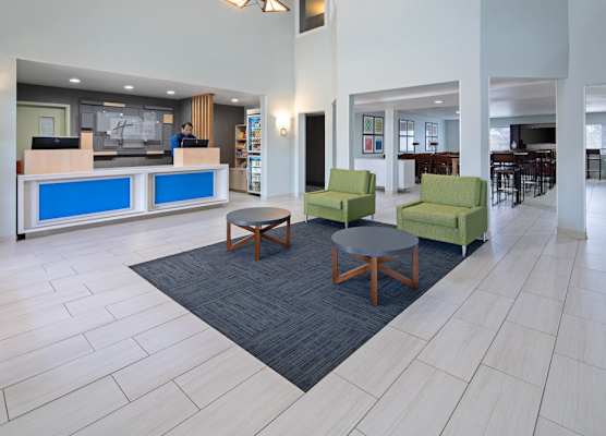 Holiday Inn Express & Suites WATSONVILLE by IHG 1
