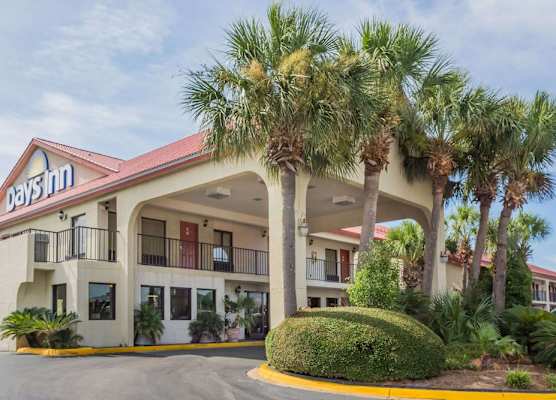 Days Inn by Wyndham Destin 1