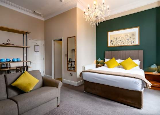 Kew Gardens Hotel 1
