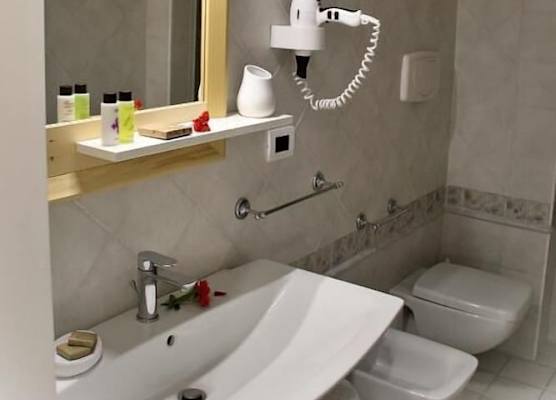 Hotel Lo Smeraldo - Oasi degli Ulivi 1