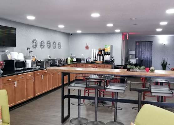 Luxe Hotel Nashville Airport 1