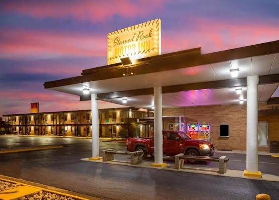 Starved Rock Motor Inn 1