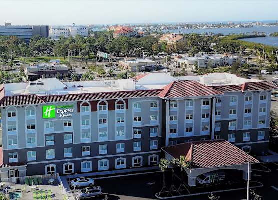 Holiday Inn Express & Suites ST. PETERSBURG - MADEIRA BEACH by IHG 1