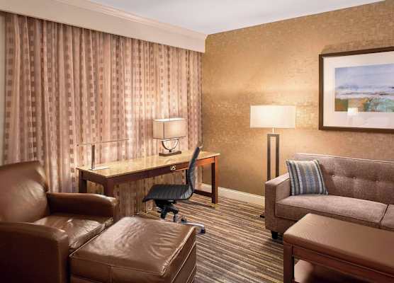 Sheraton Suites Akron Cuyahoga Falls 1