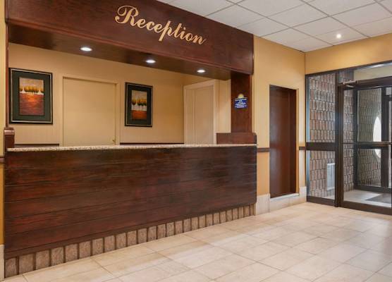 Days Inn by Wyndham Renfrew Conference Centre 1