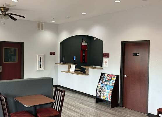 Suburban Studios Clute - Lake Jackson 1