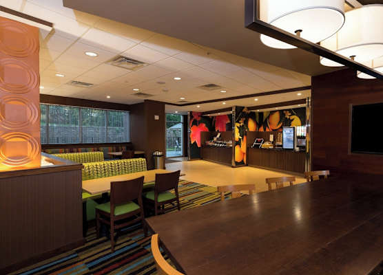 Fairfield Inn & Suites by Marriott Detroit Chesterfield 1