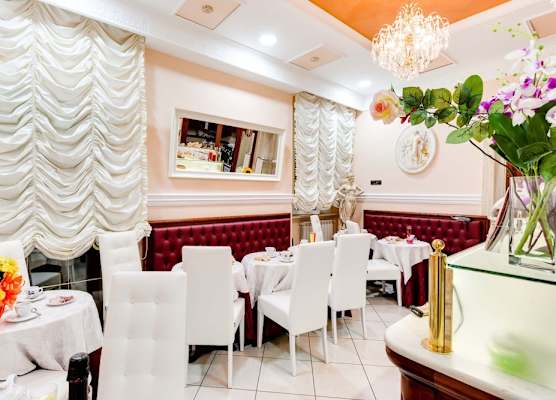 Caroline Suite 1