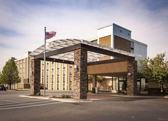 Best Western Plus Strongsville Cleveland 1