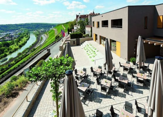 Schlosshotel Steinburg 1
