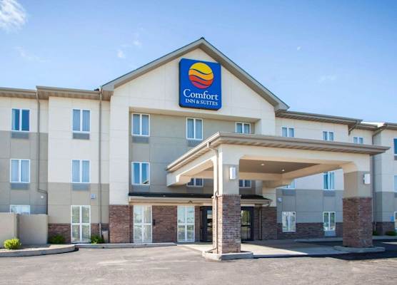 Comfort Inn & Suites Harrisonville 1