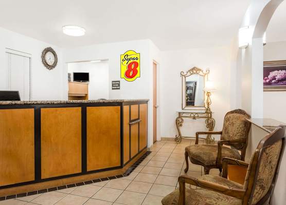 Super 8 by Wyndham Cloverdale Wine Country 1
