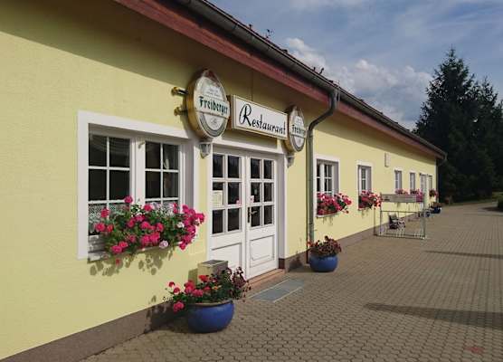 Hotel-Pension Am Mühlberg 1