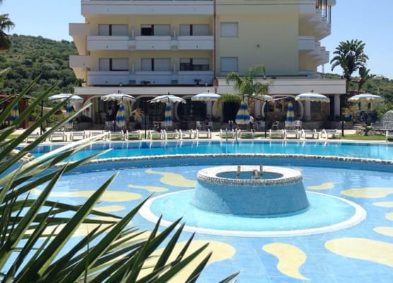 Cliffs Hotel 1