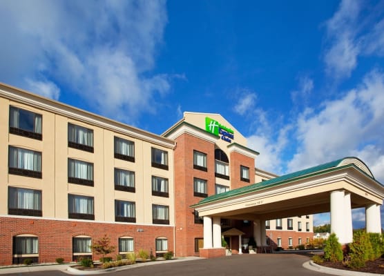 Holiday Inn Express & Suites DETROIT - UTICA by IHG 1