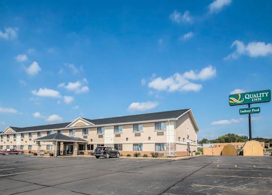 Quality Inn Coralville - Iowa River Landing 1