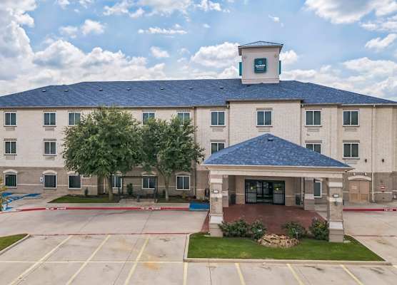 Clarion Inn & Suites Weatherford South 1