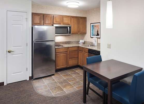 Residence Inn Kansas City Country Club Plaza 1