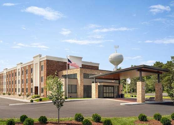 Holiday Inn Express PLATTSBURGH by IHG 1