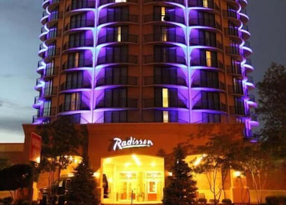 Radisson Hotel Cincinnati Riverfront 1