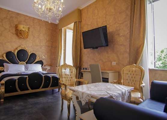 Pope's Suites 1