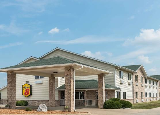 Super 8 by Wyndham Greenville 1