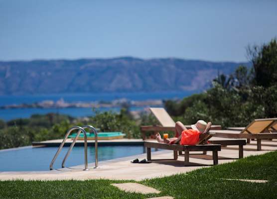 Agarathos Rooms & Pool Kaliviani -On the road to Balos 1
