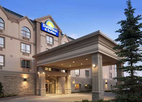 Days Inn & Suites by Wyndham Collingwood 1