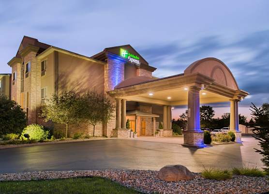 Holiday Inn Express & Suites BUCYRUS by IHG 1