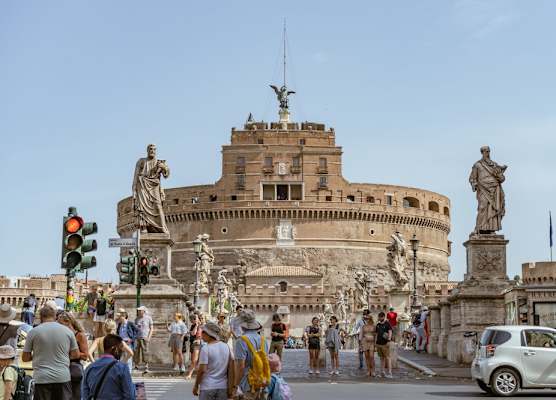 Castel Sant ́Angelo Luxury Rooms & Tour 1