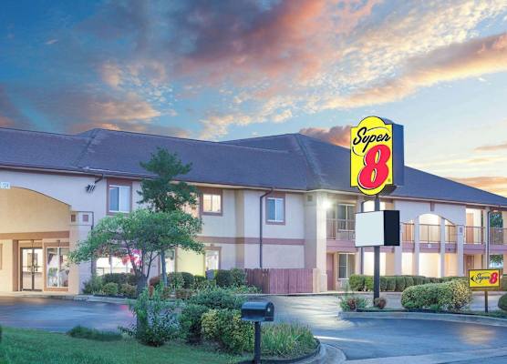 Super 8 by Wyndham Decatur Priceville 1