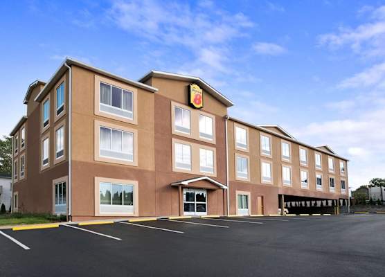 Super 8 by Wyndham Hershey Chocolate Avenue 1