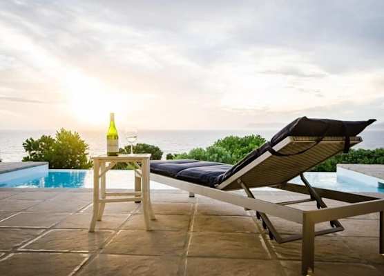 La Petite Baleine Oceanfront Villa 1