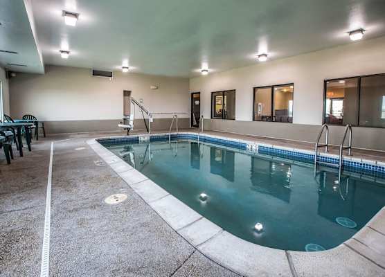 Quality Inn & Suites Mendota near I-39 1