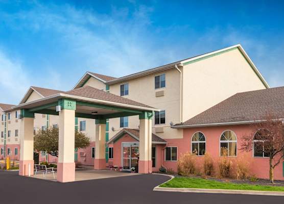 Baymont by Wyndham Galesburg 1