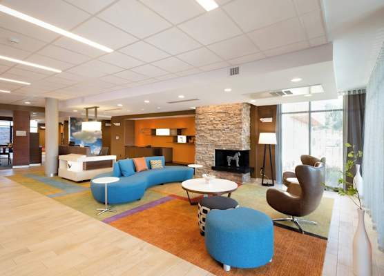 Fairfield Inn & Suites by Marriott Decorah 1