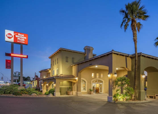 Best Western Plus A Wayfarer's Inn & Suites 1