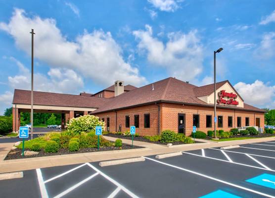 Hampton Inn & Suites Cleveland-Airport/Middleburg Heights 1