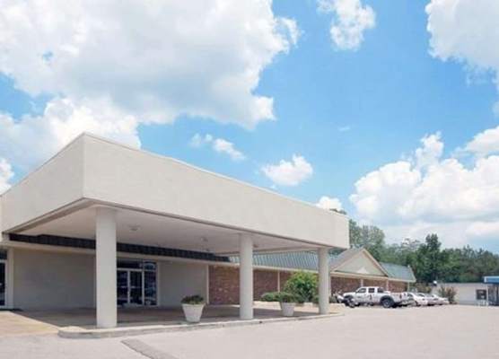 Econo Lodge Corinth 1